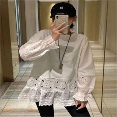 批发蕾丝拼接泡泡袖卫衣女春秋设计感圆领宽松钩花<b class='q'>镂空</b>娃娃<b class='q'>衫</b>T恤上衣