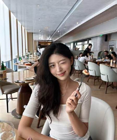92 면 8 암모니아 Lun u 칼라 반팔 티셔츠 여성 중간 소매 5 점 소매