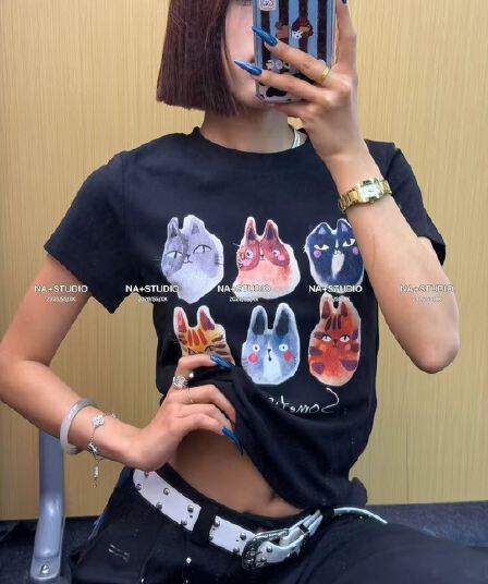 있음 선적 한국 스타일 만화 고양이 프린트 반팔 티셔츠 여성 라운드 넥 몸매 가꾸기 슬림해 보이는 다용도 풀오버 맨위