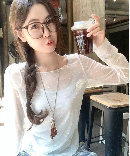 작은 꽃 레이스 인사이드 가져 가라. 긴팔 티셔츠 기본 셔츠 맨위