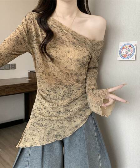 원본 원단 가을 새로운 폭발 헤일로 염색 불규칙 오프숄더 비스듬한 어깨 망사 티셔츠 여자