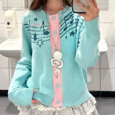 批发美式多巴胺音符印花撞色毛衣女宽松纽扣开衫针织衫上衣