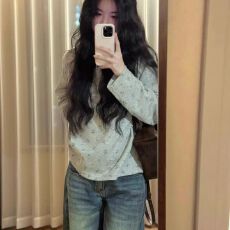 批发韩系复古碎花套头长袖T恤女秋冬季内搭宽松<b class='q'>百搭</b>日常慵懒显瘦上衣