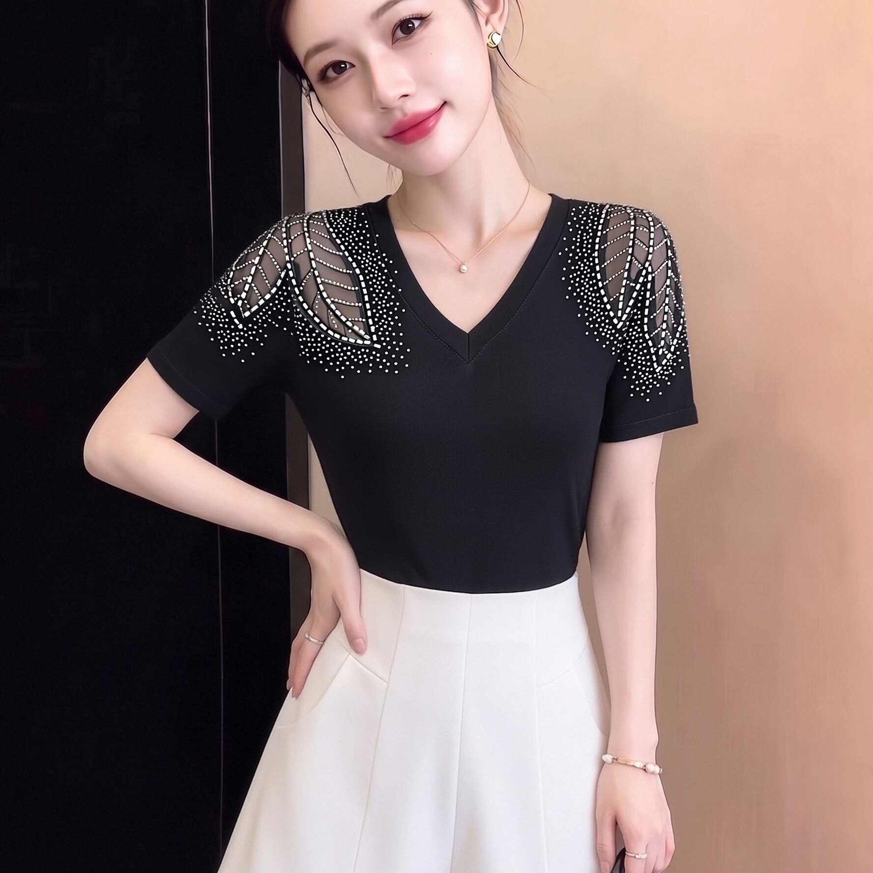 여름 새로운 V넥 반팔 면 소재 맨위 여성 우아함 레이스 패치워크 패션 핫픽스 허리 수축 슬림해 보이는 티셔츠
