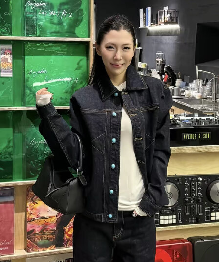 아메리칸 레트로 터키석 단추 단 닝 원본 데님 재킷 남녀 가을 디자인 센스 긍정적 인 어깨 짧은 와이드 재킷