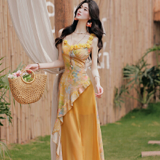 批发实拍 海边度假黄色连衣裙明媚艺术生穿搭<b class='q'>雪纺</b>吊带长裙