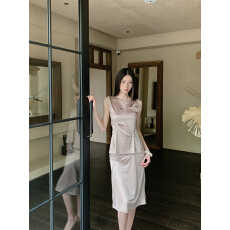 闻得女人香粉色无袖背心高腰修身半裙套装夏季两件套