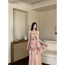 批发【樱桃梨】碎花蕾丝挂脖吊带上衣<b class='q'>连衣裙</b>两穿+A摆半身裙