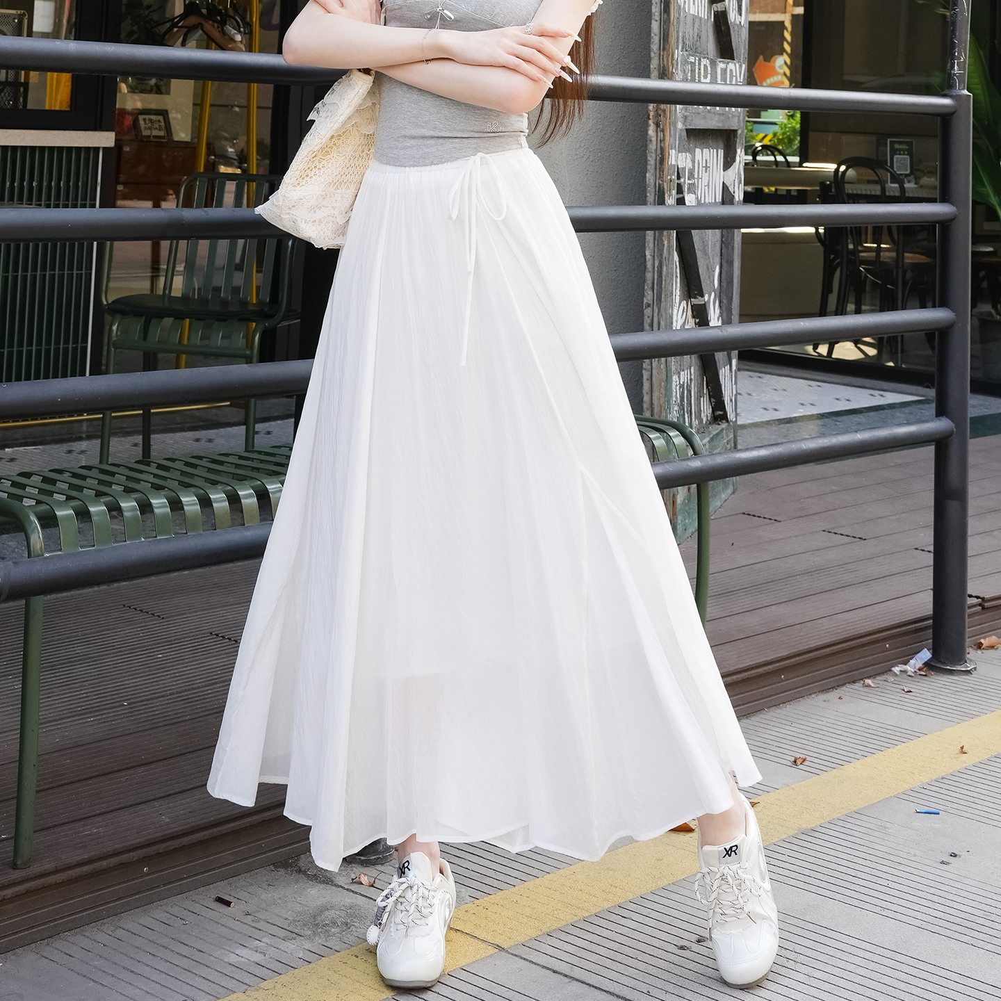 실사 반신 스커트 여성 여름 2026 새로운 표지 넓적 다리 슬림해 보이는 우아한 바닥 청소 롱 스커트 특대 사이즈 치마 한 마디 우산 치마