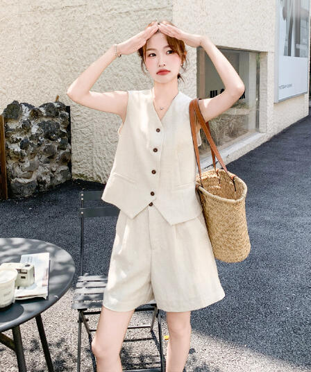 고급 센스 오래된 돈 바람 아마 베이지 색 민소매 싱글 줄 버튼 베스트 넓은 다리가 짧다. 바지 투피스 슈트 여성 2026 여름