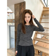 批发实价 圆领条纹长袖<b class='q'>t</b><b class='q'>恤</b>女秋季新款修身显瘦内搭打底衫