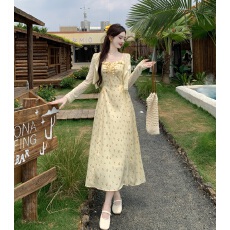 批发实拍~法式黄色气质吊带连衣裙薄款披肩防晒衫外搭<b class='q'>针织</b>开衫<b class='q'>罩衫</b>