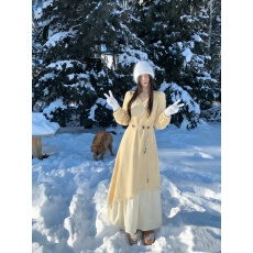 批发假两件黄色V领正肩长袖连衣裙2025秋冬新款大码胖mm串珠收腰裙子