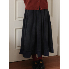 批发新品2025实拍 文艺森系格纹加厚中长款伞裙女