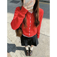 批发实拍实价设计感小众长袖针织衫女秋内搭修身显瘦短款打底上衣