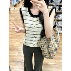 批发实拍实价复古条纹针织马甲女设计感小众木耳边无袖背心