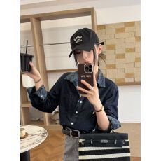 批发实拍韩版复古拼色<b class='q'>牛仔</b><b class='q'>衬衫</b>新款2026翻领单排爆款时尚上衣