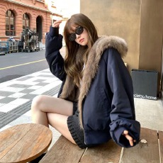 批发2026冬新款大毛领双面穿韩系女短款派克服宽松慵懒感<b class='q'>皮草</b>棉服<b class='q'>外套</b>