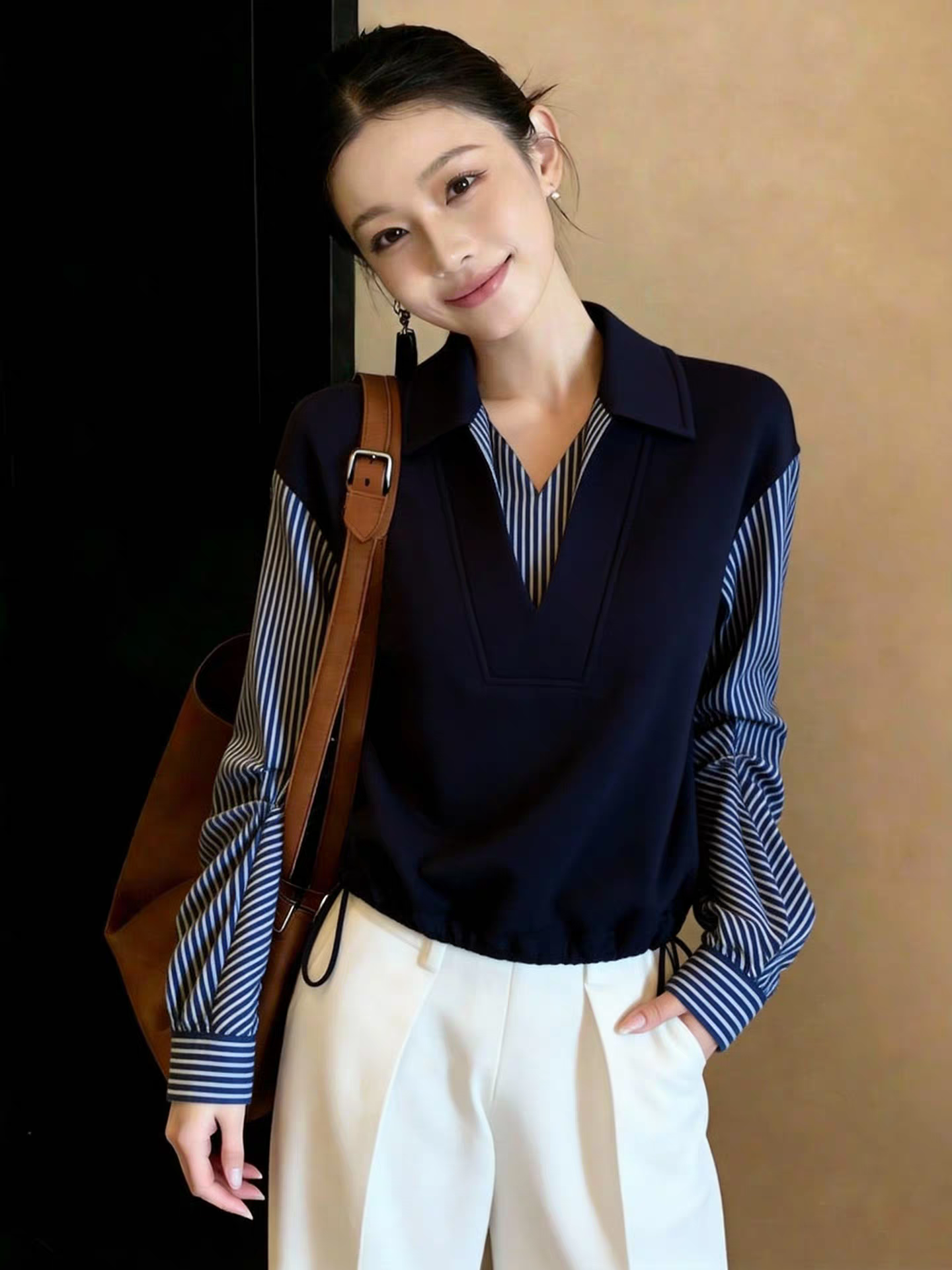 한 부서 미니멀리즘 캐주얼 바람 블루 색상 페이크 레이어드 맨위 여성 2026 봄 일상 다용도 출퇴근 패치워크 셔츠
