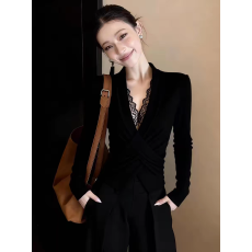 批发别致蕾丝拼接v领黑色T恤女2026早春季<b class='q'>修身</b>收腰<b class='q'>打底衫</b>性感内搭上衣
