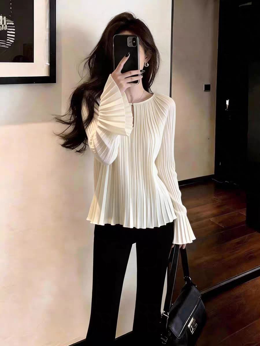 베이지 색 라운드 넥 프릴 커프스 디자인 작은 셔츠 2026 봄 여성 의류 새로운 패션 다용도 긴팔 맨위