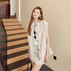 批发2026年夏季<b class='q'>新款</b>温柔杏色格纹小香风套装无袖马甲+ A 字<b class='q'>短裙</b>两件套