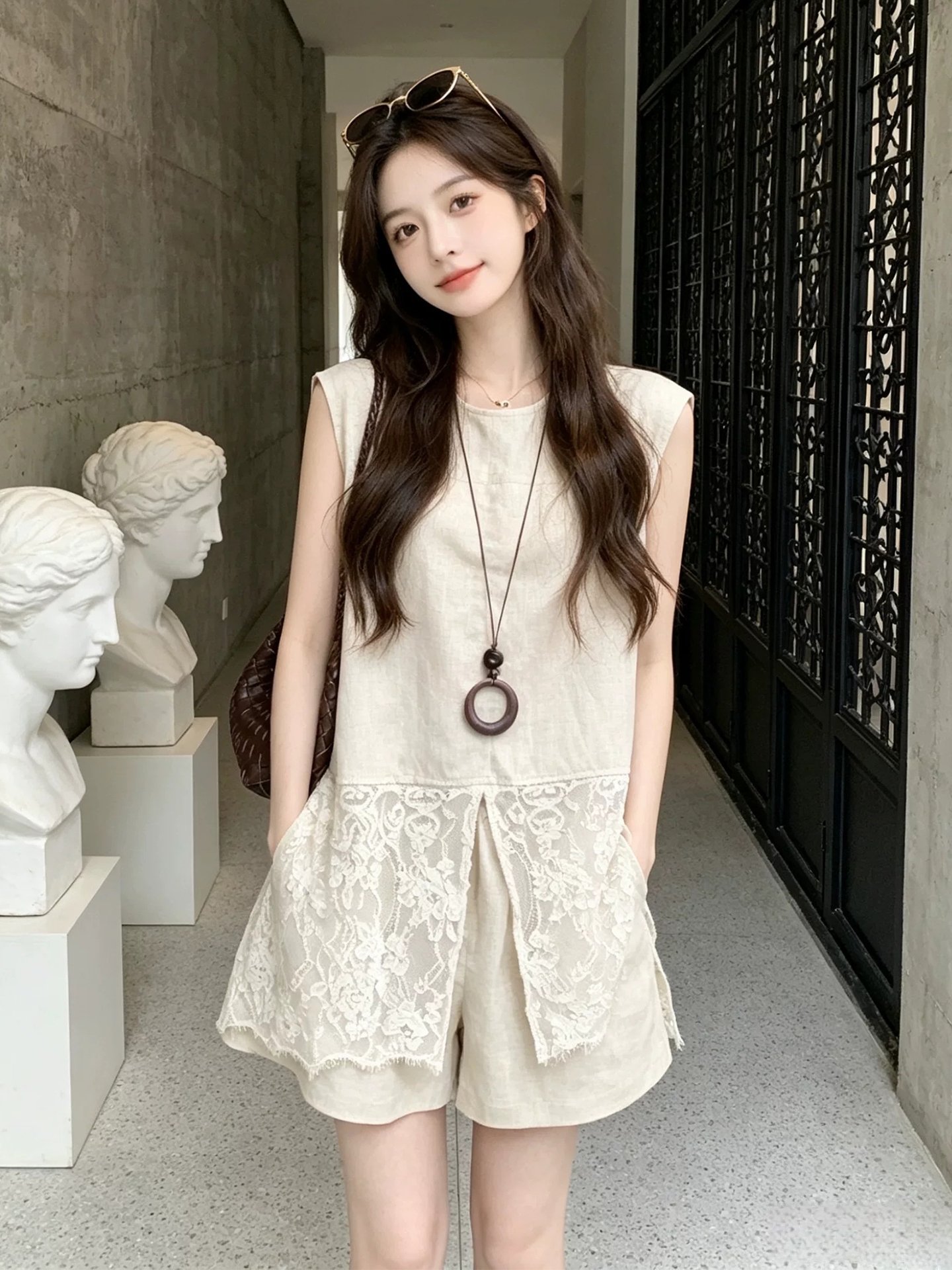2026 여름 새로운 면 린넨 레이스 조각 민소매 맨위 반바지 세트 여성 품격 슬림해 보이는 투피스 세트