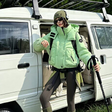 批发户外连帽短款羽绒服女 2026冬季派克服加厚冲锋衣式面包服外套