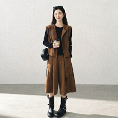 批发2026秋季新款 美拉德 三件套女 马甲+修身<b class='q'>打底</b> +七分阔腿<b class='q'>裙裤</b>套装