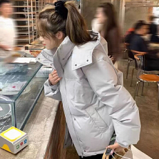 批发奶蓝色<b class='q'>羽绒服</b>2025年新款<b class='q'>男</b>女情侣加厚小众设计感面包冬季棉衣外套