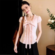 批发韩系甜美蝴蝶结泡泡袖<b class='q'>衬衫</b>女2026夏季新款<b class='q'>显瘦</b>百搭木耳边上衣潮