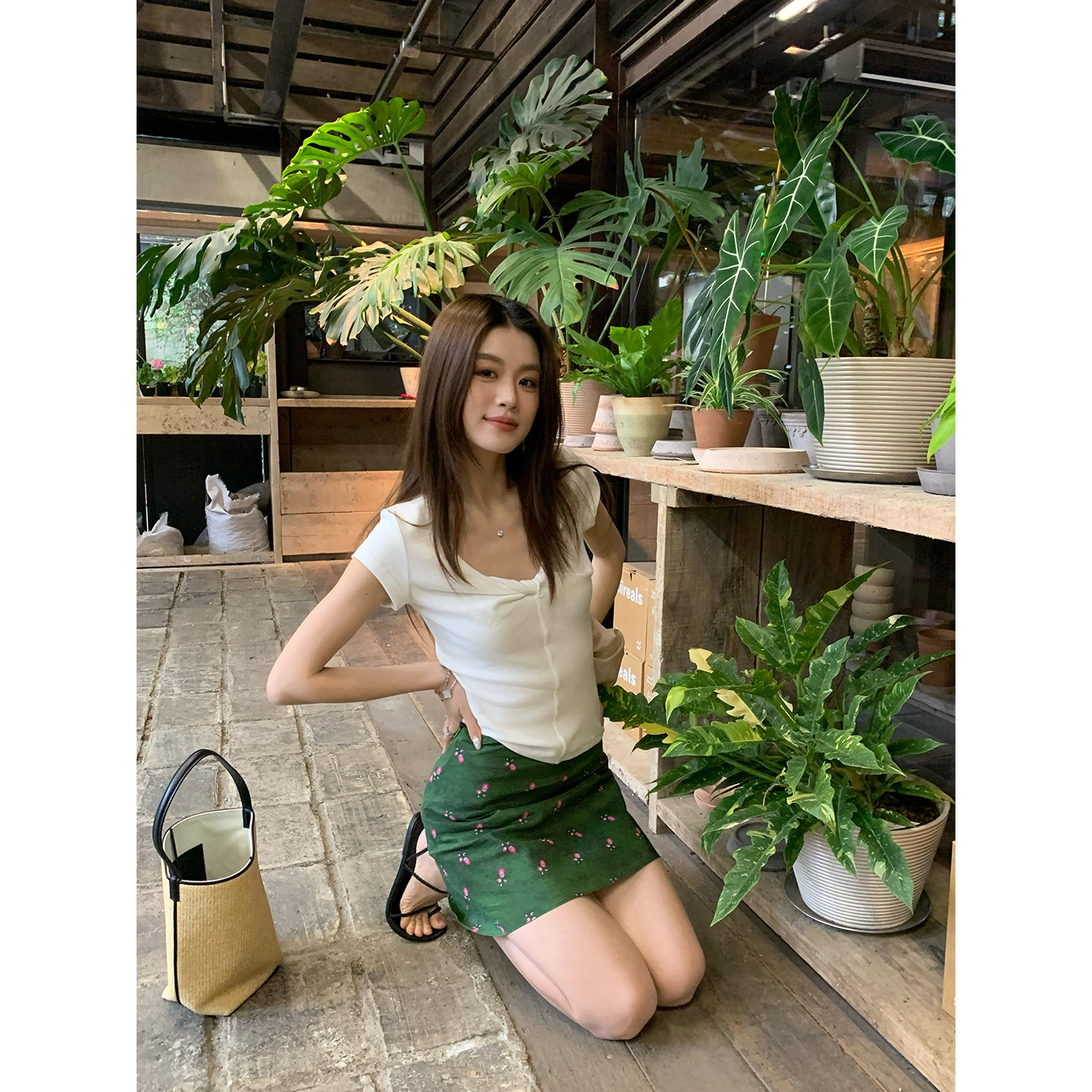 리 Na 미스 순수한 욕망 프로 피부 비틀림 세부 사항 V넥 슬림해 보이는 기초 맨위