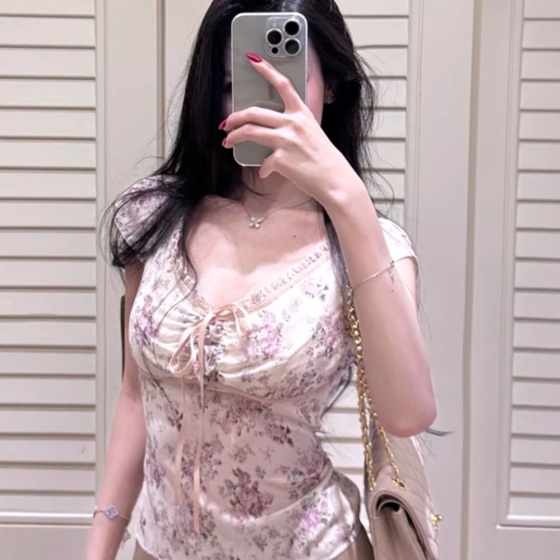 여성 의류 지방 mm 부드러운 바람 V넥 레이스업 꽃무늬 품격 작은 셔츠 반팔 다용도 레트로 맨위 쇼트 스타일 여름