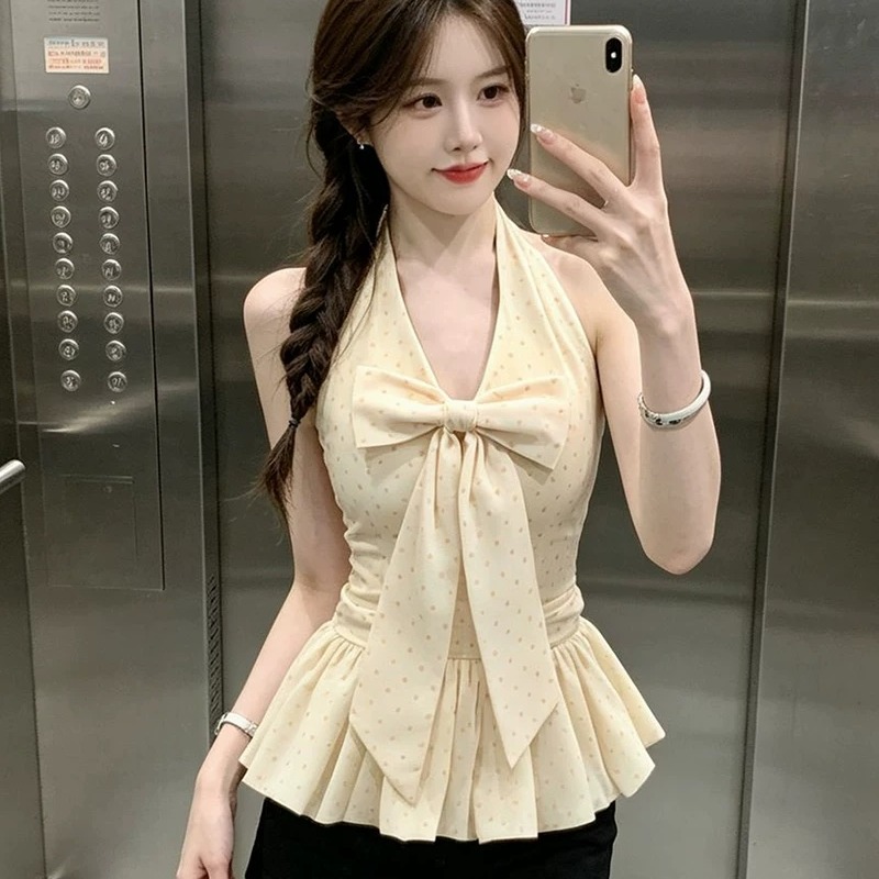 여름 새로운 품격 도트 무늬 나비 매듭 V넥 백리스 여성 셔츠 허리 수축 스트랩 퍼프 꽃밭 핫걸 맨위