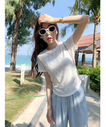 한 부서 자수 베이지 색 긍정적 인 어깨 쇼트 스타일 반팔 티셔츠 여성 여름 작은 키 몸매 가꾸기 슬림해 보이는 맨위