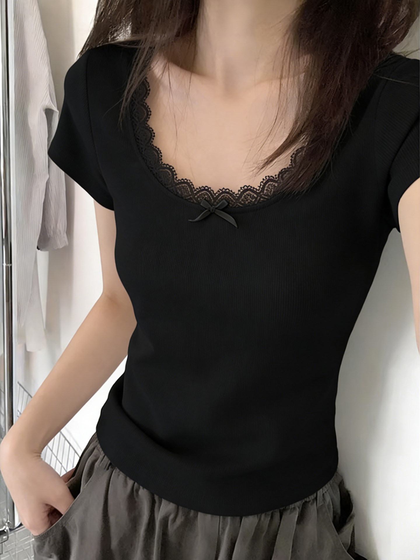 순면 리브 작은 키 쇼트 스타일 반팔 티셔츠 여성 여름 몸매 가꾸기 한국 스타일 레이스 나비 매듭 u 칼라 맨위 트렌디