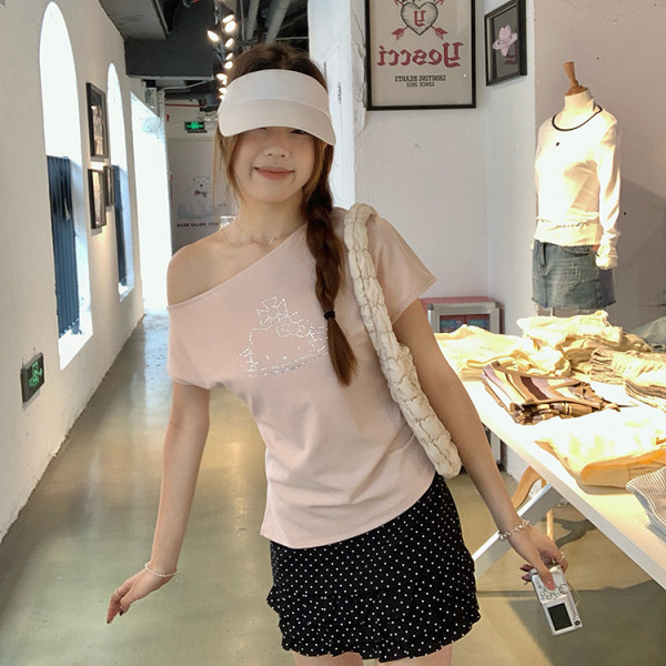 아메리칸 핫걸 비스듬한 칼라 오프숄더 고양이 핫픽스 반팔 티셔츠 여성 디자인 센스 몸매 가꾸기 슬림해 보이는 맨위 여름