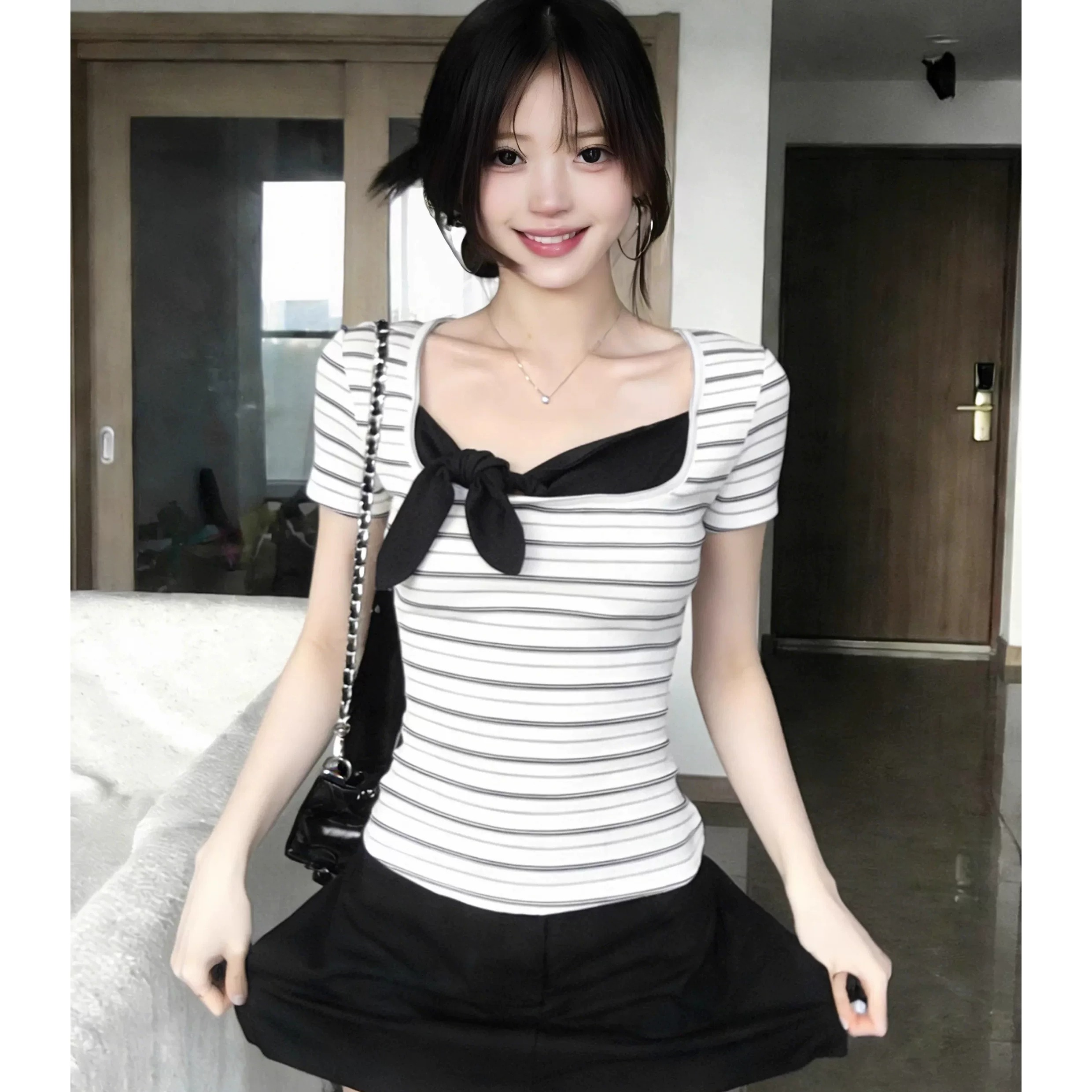 한 부서 스트라이프 패치워크 나비 넥타이 반팔 여성 2026 여름 새로운 부드러운 바람 달콤함 동정 출퇴근 슬림해 보이는 맨위