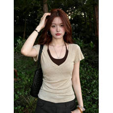 批发大尺码胖MM韩系假两件短袖<b class='q'>T</b><b class='q'>恤</b>女夏季V领修身设计感小众通勤风上衣