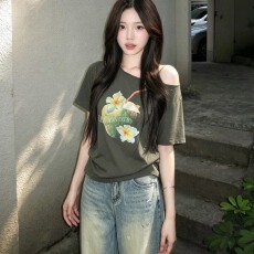 批发雪花棉高级感斜肩短袖t恤<b class='q'>女</b>2026夏季新款小众宽松显瘦印花上衣