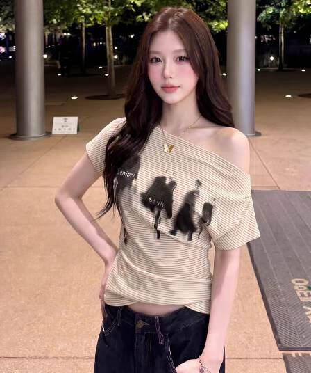 인터넷 구매 원본 컬러 짜임 기사 한 부서 스트라이프 비스듬한 오프숄더 핫걸 디자인 센스 작은 대중 반팔 티셔츠