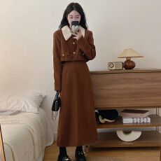 批发实拍 ｜灯芯绒好质量｜<b class='q'>秋</b>冬百搭撞色感小众拼接上衣+半身裙两件套