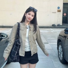批发复古卡其色做旧水洗立领斜插袋正肩牛仔夹克外套女