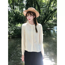 批发纯棉绣花面料+花瓣纽扣 韩版圆领肌理提花短款<b class='q'>泡泡袖</b>温柔<b class='q'>上衣</b>女