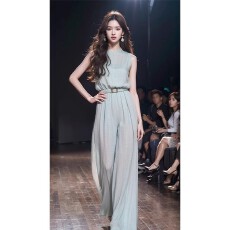 批发2026新款高端独特连衣裤超好看气质<b class='q'>女</b>神范时尚绿色<b class='q'>连体裤</b>子<b class='q'>女</b>夏季