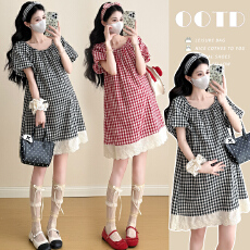 批发现_实拍图孕妇<b class='q'>夏装</b>新款夏季短袖方领一字领格纹拼接花边<b class='q'>连衣裙</b>