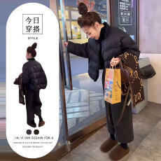 批发2025冬季新款<b class='q'>韩版</b>宽松时尚保暖宽松棉服女短款外套灰色<b class='q'>裤</b>子两件套