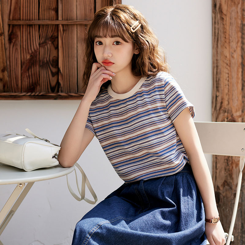 2026 실사 여름 새로운 색상 스트라이프 반팔 티셔츠 한국 스타일 라운드 넥 다용도 슬림해 보이는 학생 맨위