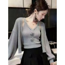 批发法式小香风灰色针织开衫女2026春季新款富家千金感钉珠吊带两件套