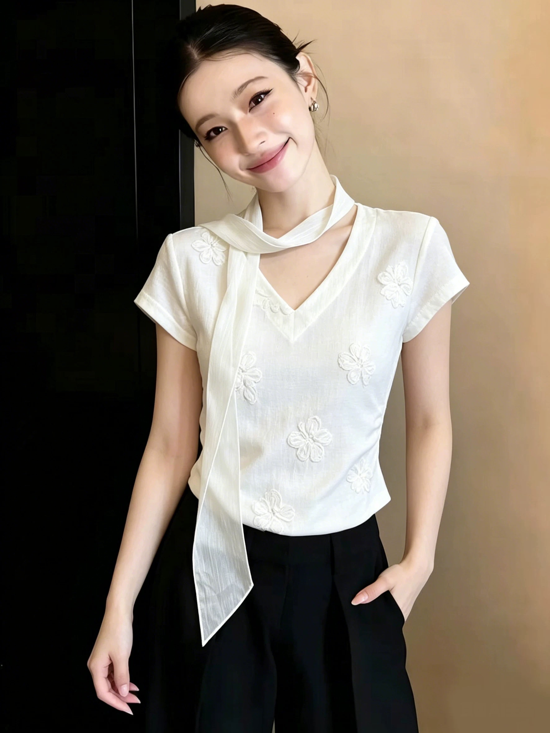 디자인 센스 3 차원 꽃 리본 패치워크 반팔 여성 셔츠 한국 스타일 슬림해 보이는 고유 한 아름다운 화이트 맨위 여름